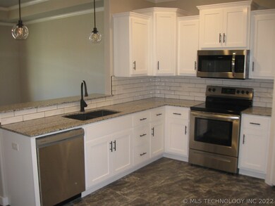 19330 S Deer Trail Rd, Claremore, OK 74019 - photo 3