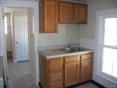 208 Mauch Chunk St, Nazareth, PA 18064 - photo 6