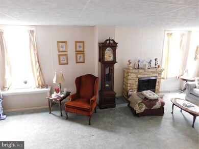 700 Arlington St, Tamaqua, PA 18252 - photo 3