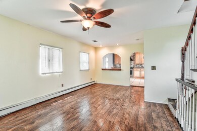 005_Living Room (2)