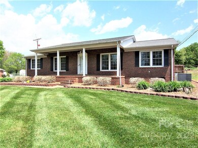 812 Waters St, Shelby, NC 28152 - photo 4