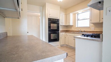 8210 Pincay Oaks Ct, Houston, TX 77088 - photo 7