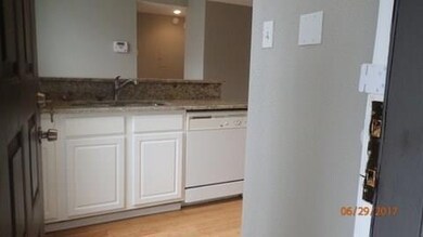 2002 N Fitzhugh Ave unit 2, Dallas, TX 75204 - photo 5