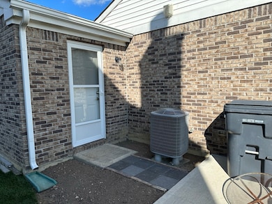 2643 Wildflower Ln, Greenwood, IN 46143 - photo 5