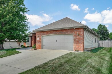 737 N Taylor Way-2
