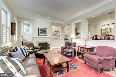 2047 Mayfair Mclean Ct, Falls Church, VA 22043 - photo 4