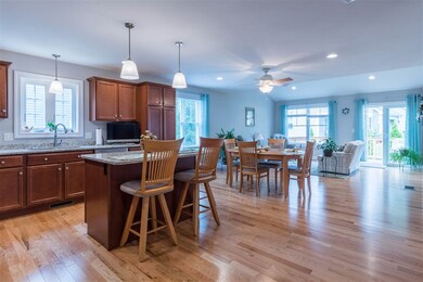 17 Adelaide Ave, Nashua, NH 03064 - photo 7