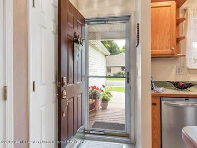 5051-Willoughby-#20-Holt-MI-windowstill-