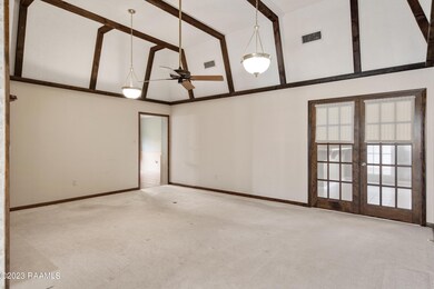 104 Patrick St-5