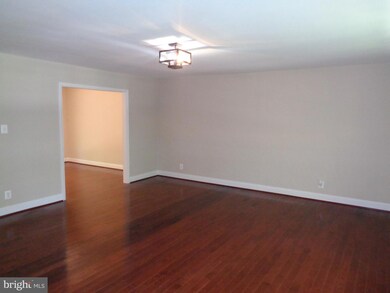 9295 Clifford Dr, White Plains, MD 20695 - photo 4