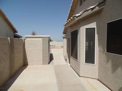 3026 N Olympic 008