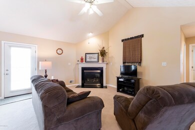 7006 Catalpa Springs Dr, Louisville, KY 40228 - photo 5