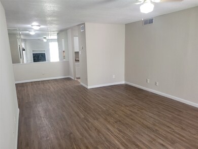 9700 Leawood Blvd unit 1501, Houston, TX 77099 - photo 6
