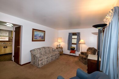 699 Georgian Dr, Columbus, OH 43228 - photo 5