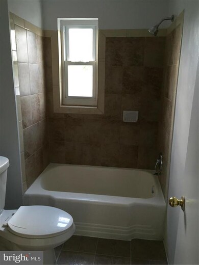 5033 Hanna Place SE unit 4, Washington, DC 20019 - photo 3