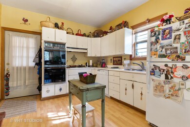 211 Schiller St, Elmhurst, IL 60126 - photo 2