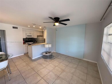 2215 NE 11th Ave unit 2215, Wilton Manors, FL 33305 - photo 7