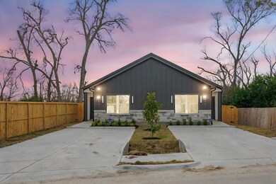 929 Green Meadow Ln unit A, Houston, TX 77091 - photo 2