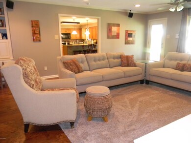 Spacious living area with lots of st