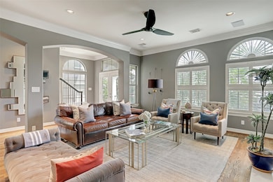 2810 Helena St, Houston, TX 77006 - photo 4