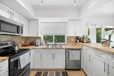 811 Capri St, Coral Gables, FL 33134 - photo 5