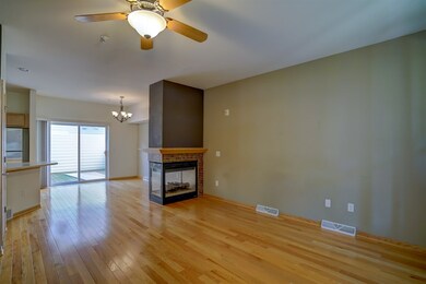 54 S Gardens Way unit 406, Fitchburg, WI 53711 - photo 3