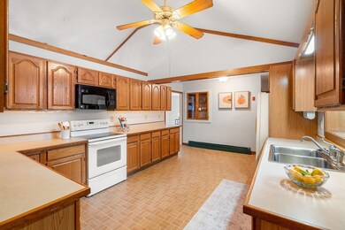 337 Sterling Rd, Lancaster, MA 01523 - photo 2