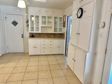 1401 Hillcrest Blvd, Gainesville, TX 76240 - photo 3