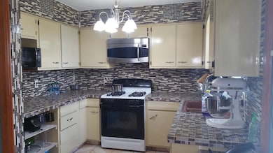 2853 Chesfield Dr, Columbus, OH 43204 - photo 3