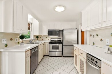 55 Stone Rd, Arlington, MA 02474 - photo 5