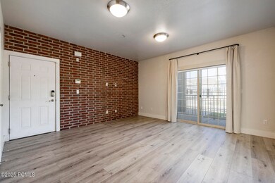 005_170_east_belmont_avenue003_511