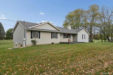 5920 W Coon Lake Rd, Howell, MI 48843 - photo 2