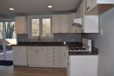12 Linwood St, Holbrook, MA 02343 - photo 4