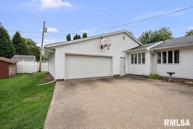 4306 16th Ave, Moline, IL 61265 - photo 4