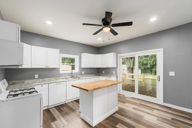 S_-_233Wilson_St_-_049