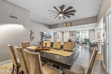24_8726_E_Devnonshire24_mls