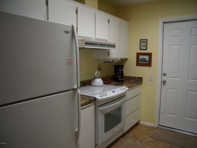 10872 W Emerald Dr unit 17J, Sun City, AZ 85351 - photo 6