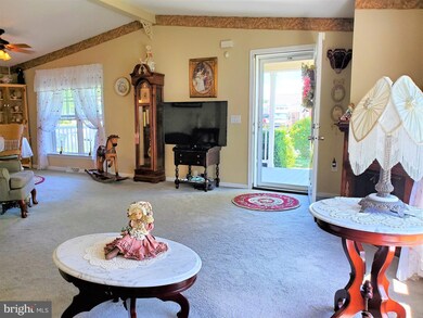 104 Nuthatch Ct W, Bechtelsville, PA 19505 - photo 5