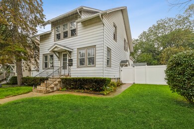 Best street in uptown Libertyville.