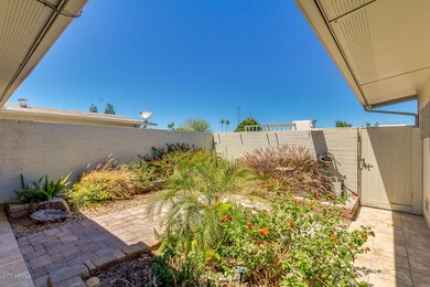 10708 W Santa fe Dr, Sun City, AZ 85351 - photo 5