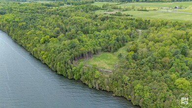 WestportLotOnLakeChamplain_A_Lot1_Lakesi