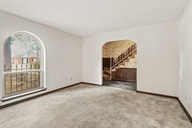 This spacious room will
accommodate your favorite