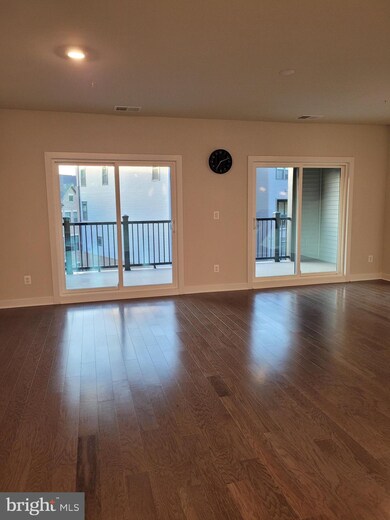 13244 Woodland Park Rd unit 4F, Herndon, VA 20171 - photo 3