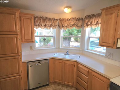 1125 58th St unit 6, Springfield, OR 97478 - photo 5