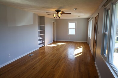 114 Bowers St, Johnson City, TN 37601 - photo 4