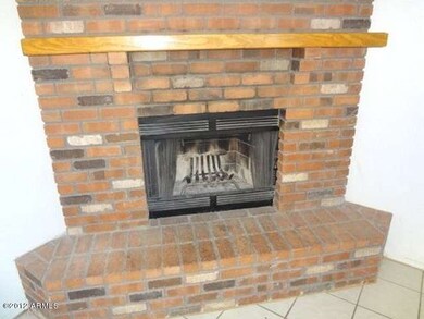 023-184310 -Fireplace