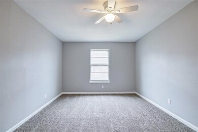 327 W Hufsmith Rd unit 401, Tomball, TX 77375 - photo 7