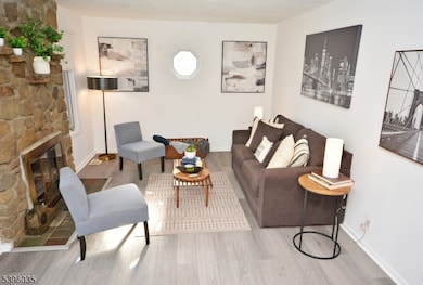 361 Richard Way, North Plainfield, NJ 07062 - photo 3