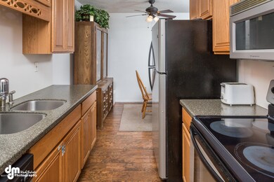 221 East 7th Ave Unit 309-large-010-9-Ki