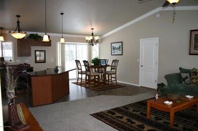 Kitchen/Dining Area